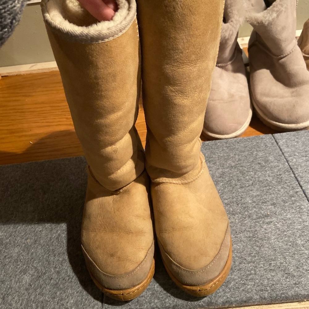 UGG Boots M5 L6 Tan